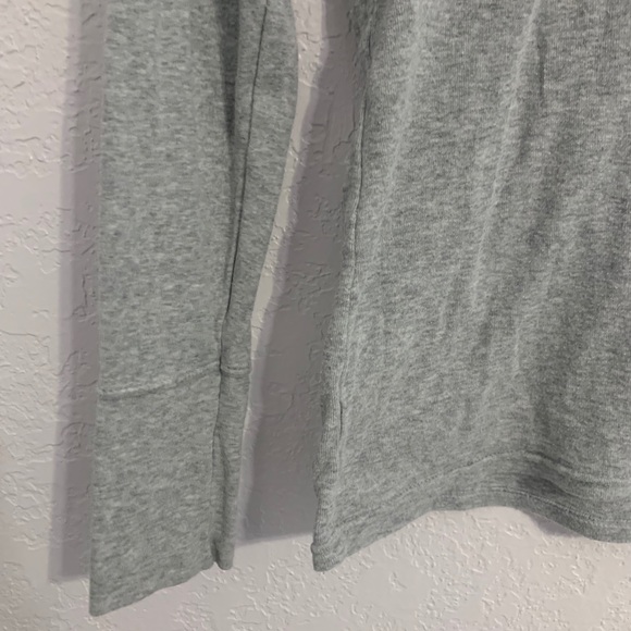 Aeropostale Grey Long Sleeve - Picture 3 of 3